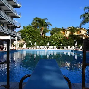4* Hotel Wave
